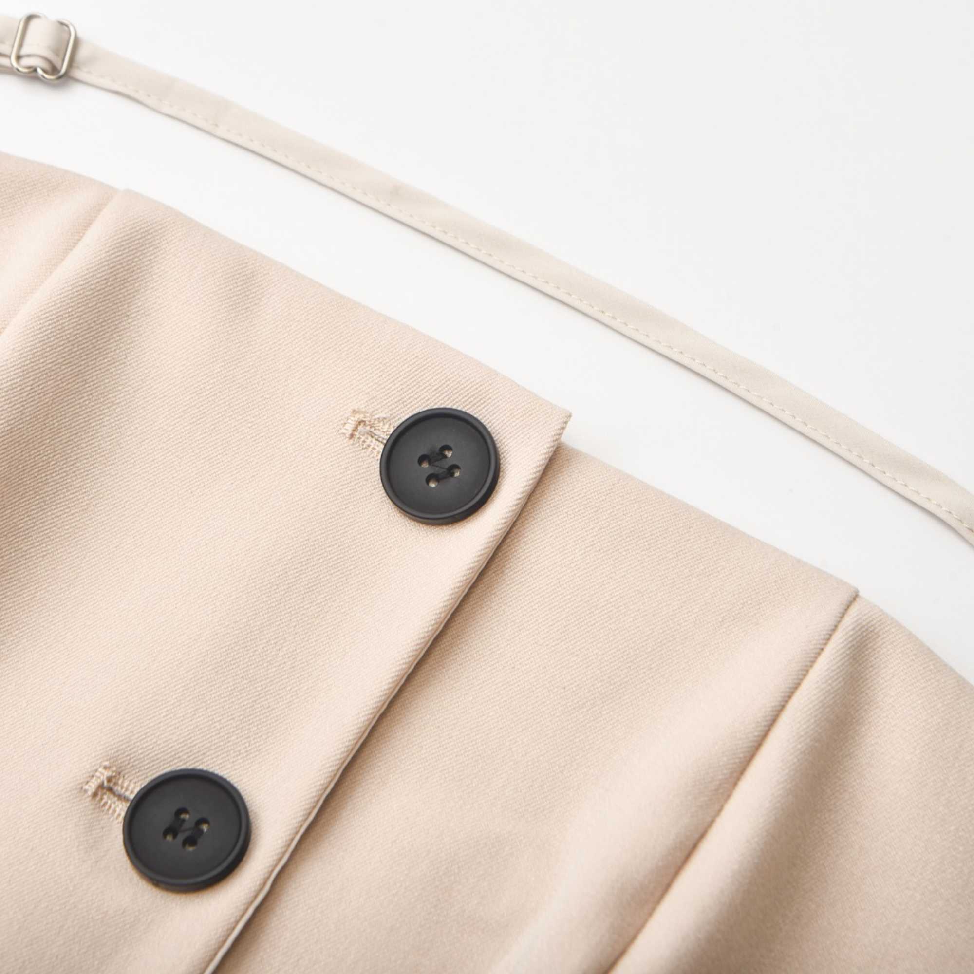 Savage-button-detail crop top - itsy, it¡®s different